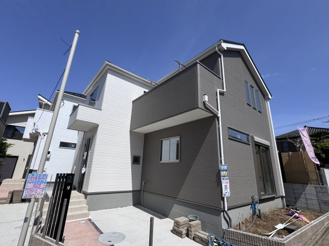 市川市宮久保２丁目新築戸建【百合台小学校:徒歩８分】の外観|1号棟外観：完成済み内覧可能です！