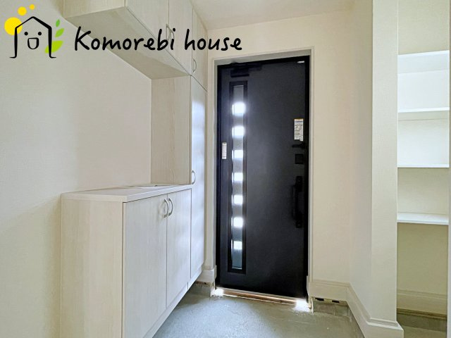 蓮田市西新宿　新築一戸建て　リーブルガーデン　03の玄関|毎日通る玄関はこちらです