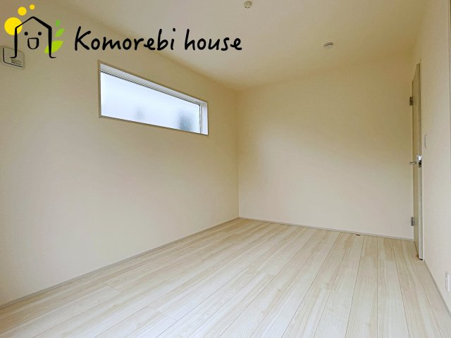 蓮田市西新宿　新築一戸建て　リーブルガーデン　03の寝室|開放的な寝室です