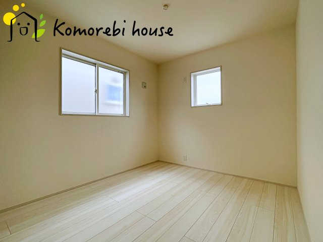 蓮田市西新宿　新築一戸建て　リーブルガーデン　03の洋室|落ち着いた色調の洋室です