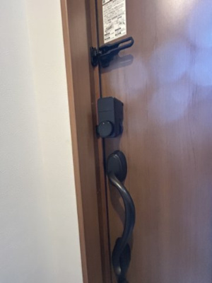 【玄関】 | 広島市南区堀越２丁目　中古戸建 | 指紋認証キー設置