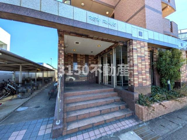 NEW　PLACEのエントランス