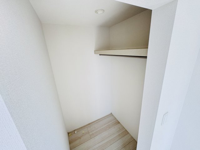市川市宮久保２丁目新築戸建【百合台小学校:８分】の収納|7.5帖寝室・ウォークインクローゼット