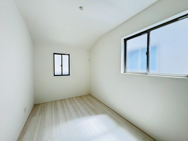 市川市宮久保２丁目新築戸建【百合台小学校:８分】の子供部屋|5.5帖洋室