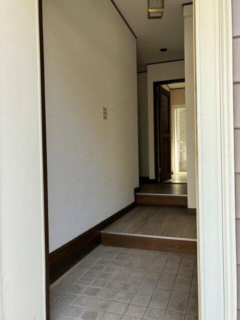 多摩市落合４丁目の一戸建ての玄関