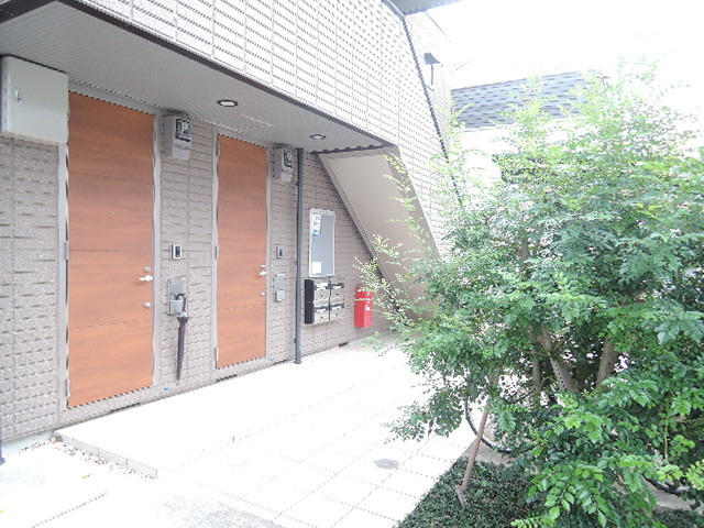 ＲＥＳＩＤＥＮＣＥ　横浜上大岡のエントランス|マンション入口部分