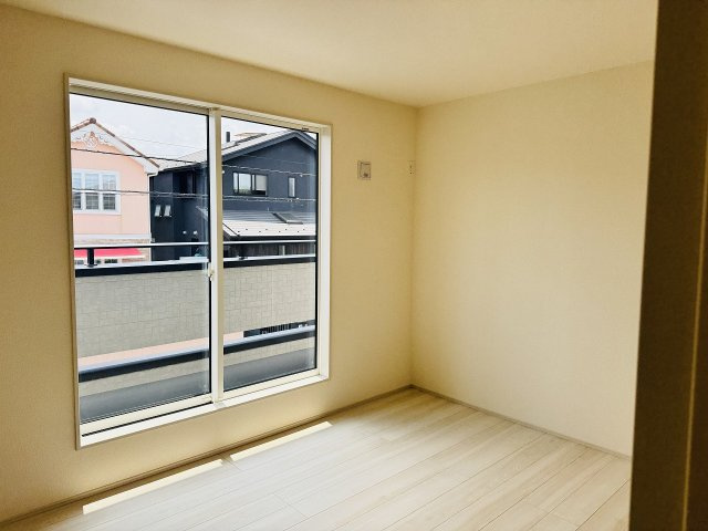 八王子市　北野台　新築一戸建ての子供部屋|～2階バルコニーに面している6.0帖の洋室です～