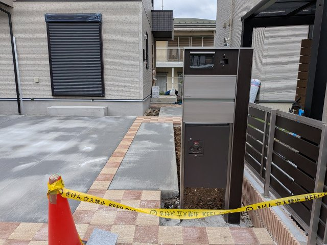 八王子市　北野台　新築一戸建ての設備|～不在時の荷物受け取りに大変便利な宅配BOX～