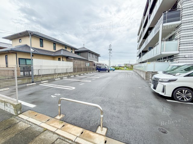 ラ・ルーチェの駐車場|駐車スペースもあります★