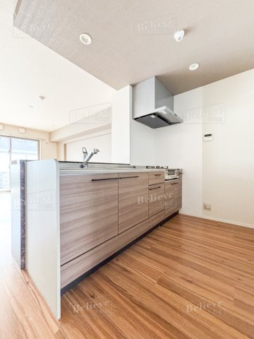 ラ・ルーチェのキッチン|2口コンロ・グリル付のシステムキッチンです♪