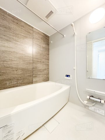 ラ・ルーチェの浴室|追い焚き・浴室乾燥機付きのお風呂です♪