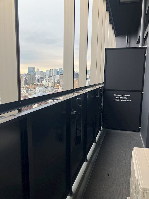 ZOOM新宿御苑前のバルコニー