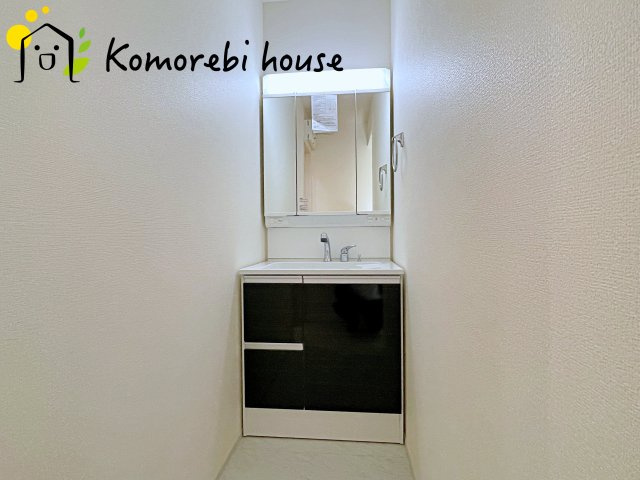 蓮田市西新宿　新築一戸建て　リーブルガーデン　04の玄関|26.6.1　撮影済み