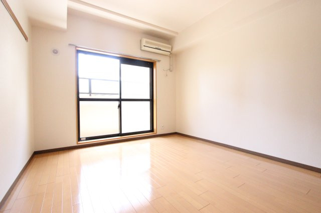 アラニⅡの洋室|現状優先です。