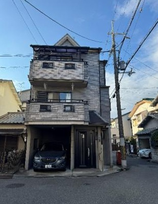 東町1丁目　中古一戸建ての外観|新しい生活にいかがでしょうか？外観はお住まいの顔になります。こだわりたいポイントですね。外壁塗装や屋根塗装のご相談も承っております。
■現地内覧・資金計画相談・住宅ローン相談もお問合せ受付中■