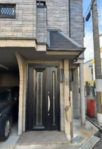 東町1丁目　中古一戸建ての玄関|■物件内覧・資金計画相談・住宅ローン相談、リフォーム相談、お問合せ受付中■
※当日・翌日のご内覧、ご相談はお電話でのお問合せがスムーズです！