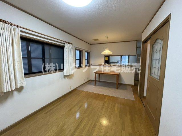 東町1丁目　中古一戸建ての居間・リビング|■物件内覧・資金計画相談・住宅ローン相談、リフォーム相談、お問合せ受付中■
※当日・翌日のご内覧、ご相談はお電話でのお問合せがスムーズです！