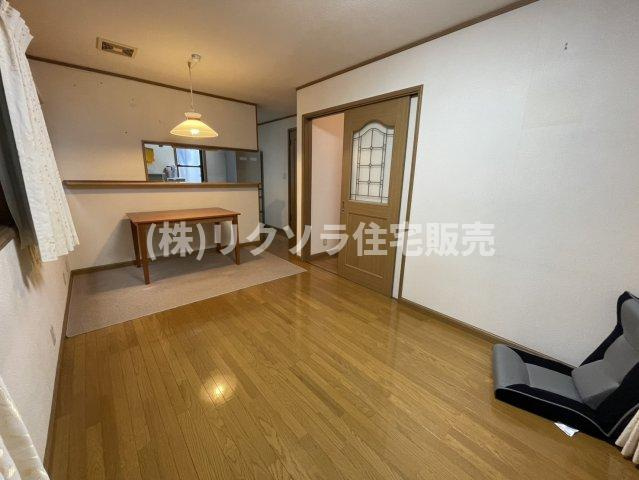 東町1丁目　中古一戸建ての居間・リビング|■物件内覧・資金計画相談・住宅ローン相談、リフォーム相談、お問合せ受付中■
※当日・翌日のご内覧、ご相談はお電話でのお問合せがスムーズです！