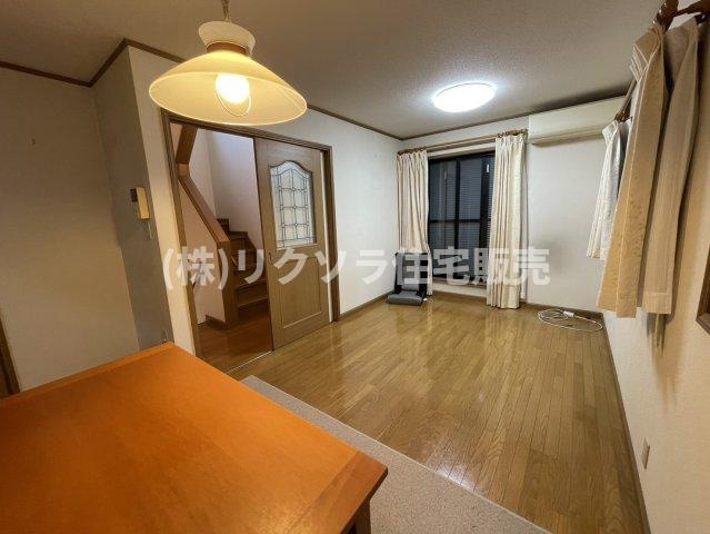 東町1丁目　中古一戸建ての居間・リビング|■物件内覧・資金計画相談・住宅ローン相談、リフォーム相談、お問合せ受付中■
※当日・翌日のご内覧、ご相談はお電話でのお問合せがスムーズです！