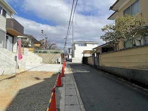 大宮薬師山東町 新築戸建(2号地)の前面道路含む現地写真