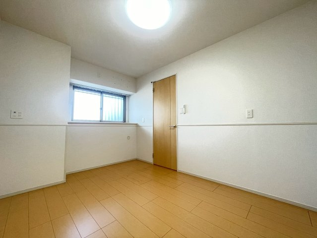 セレノスクエアの洋室