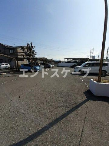 グランドバレーの駐車場|高崎、前橋のお部屋探しはエンドスケープまで！お客様の理想お聞かせ下さい♪