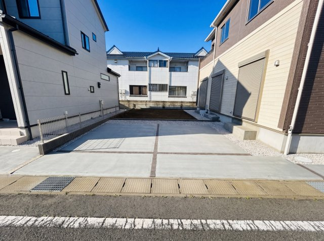 新築　前橋市後家町全2棟　Blooming　Garden　１号棟の駐車場|現地写真　駐車スペースは並列2台分可能です！
