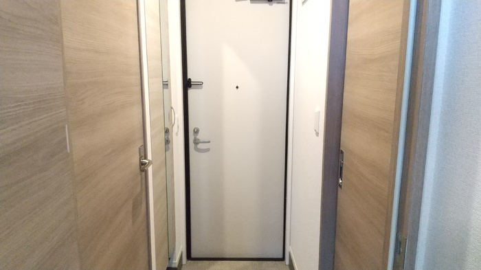 D-ROOM隈府　B棟の玄関