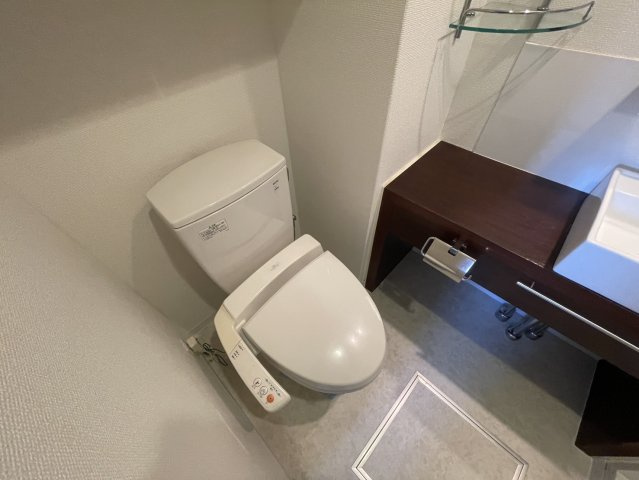 インベスト神戸AirFrontのトイレ|同物件別部屋写真