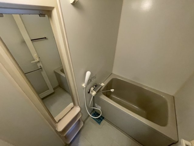 インベスト神戸AirFrontの浴室|同物件別部屋写真