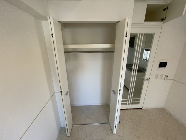 インベスト神戸AirFrontの収納|同物件別部屋写真