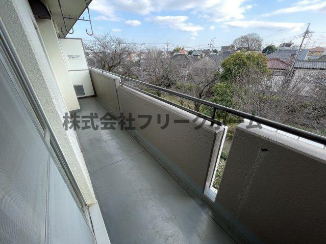 小金井市前原町３丁目の賃貸マンションのバルコニー