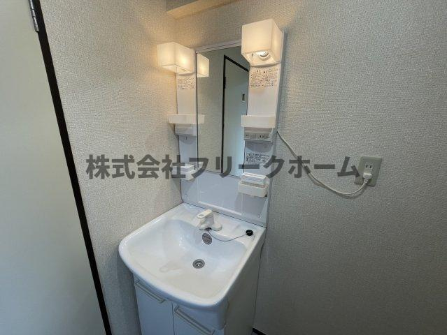 小金井市前原町３丁目の賃貸マンションの洗面所