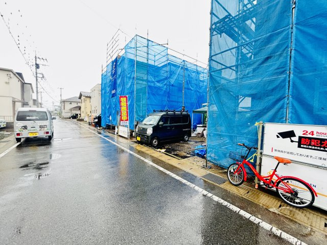新築　前橋市後家町全2棟　Blooming　Garden　2号棟の前面道路含む現地写真|現地写真　東側接道幅員約6ｍ
