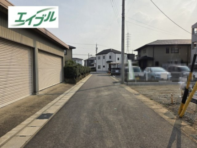 小牧市藤島町中島　新築戸建　1号棟の前面道路含む現地写真
