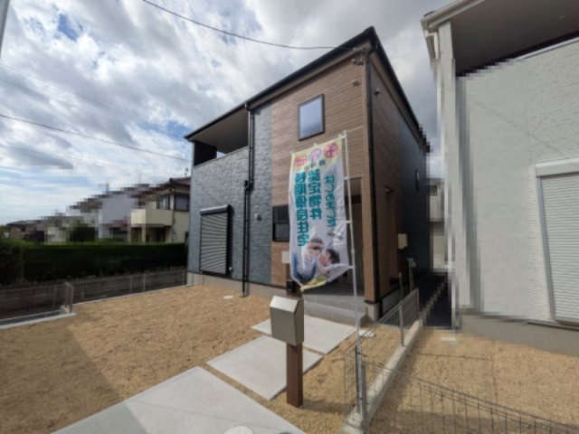 小牧市藤島町中島　新築戸建　2号棟の前面道路含む現地写真