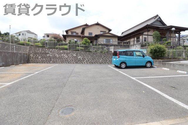 リヴェール星久喜の駐車場|駐車スペースもあります