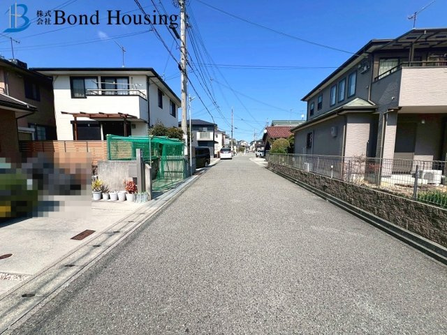 近隣買い物施設充実　水谷2丁目　中古戸建の前面道路含む現地写真