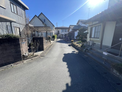 【前面道路含む現地写真】 | 真岡市東光寺4DK中古住宅