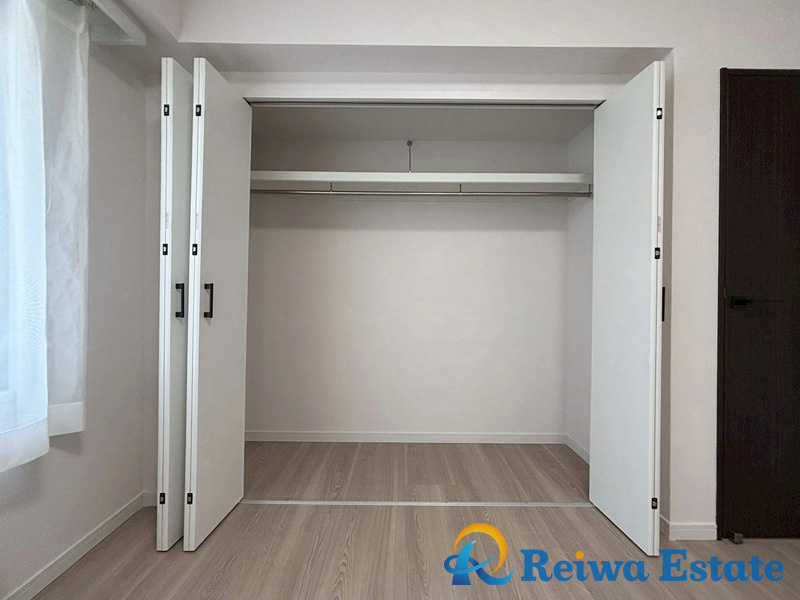 マリブコート茅ヶ崎の収納|大きめのクローゼットがあるので、収納には困りません。物がスッキリ片付くので、お部屋はいつでも快適です。