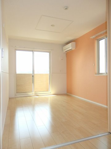 広島市安佐南区山本９丁目のアパートの居間・リビング