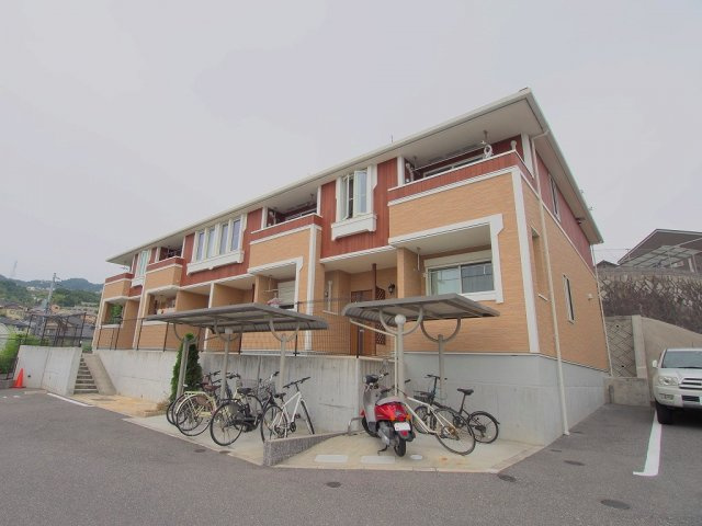 広島市安佐南区山本９丁目のアパートの外観