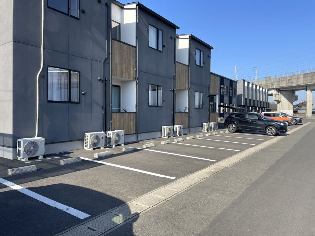 プレベールⅤの駐車場