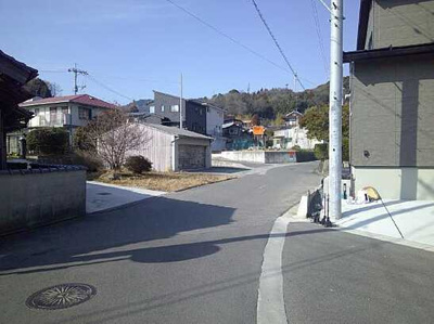【前面道路含む現地写真】 | 安芸郡熊野町中溝５丁目No.８