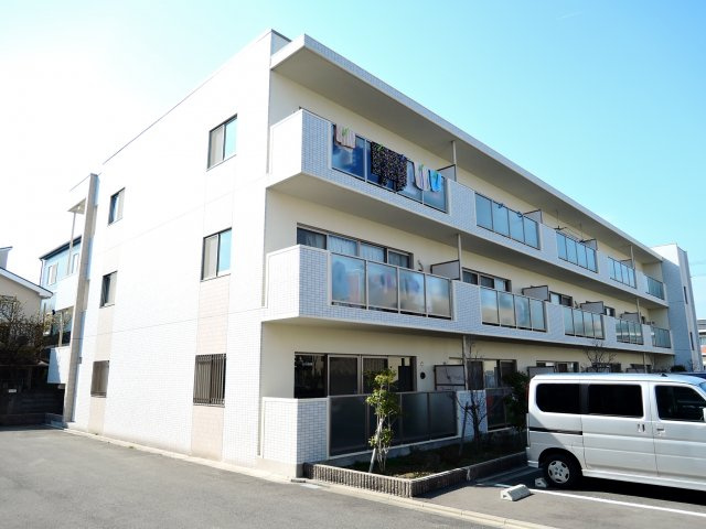 クレストコート