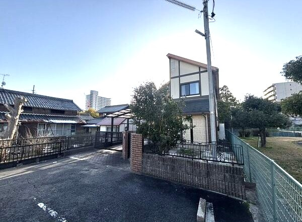 岩倉市中本町貸家の外観
