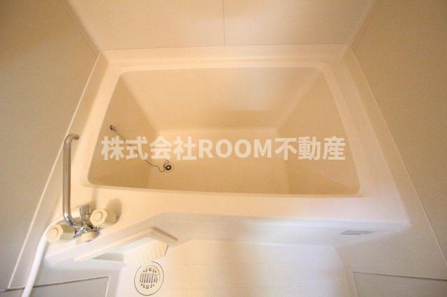第8年見マンションの浴室|日々の疲れを癒すお風呂付です