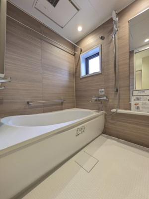 【浴室】 | ヴェルディ宇品東 | 半身浴もゆっくり楽しめる広々浴室