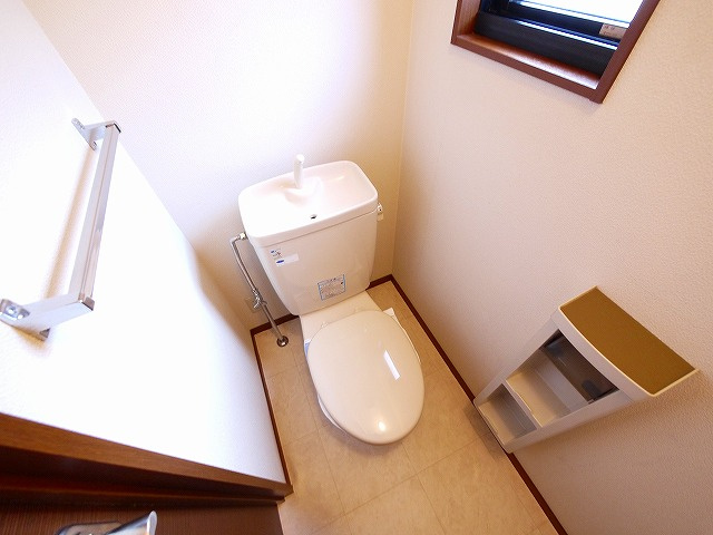 フローレ木津Ａのトイレ|清潔感のあるトイレです