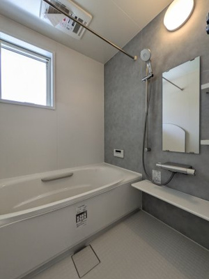 【浴室】 | 安芸郡府中町八幡４丁目 | お子様と一緒にバスタイムを楽しめる広々浴室